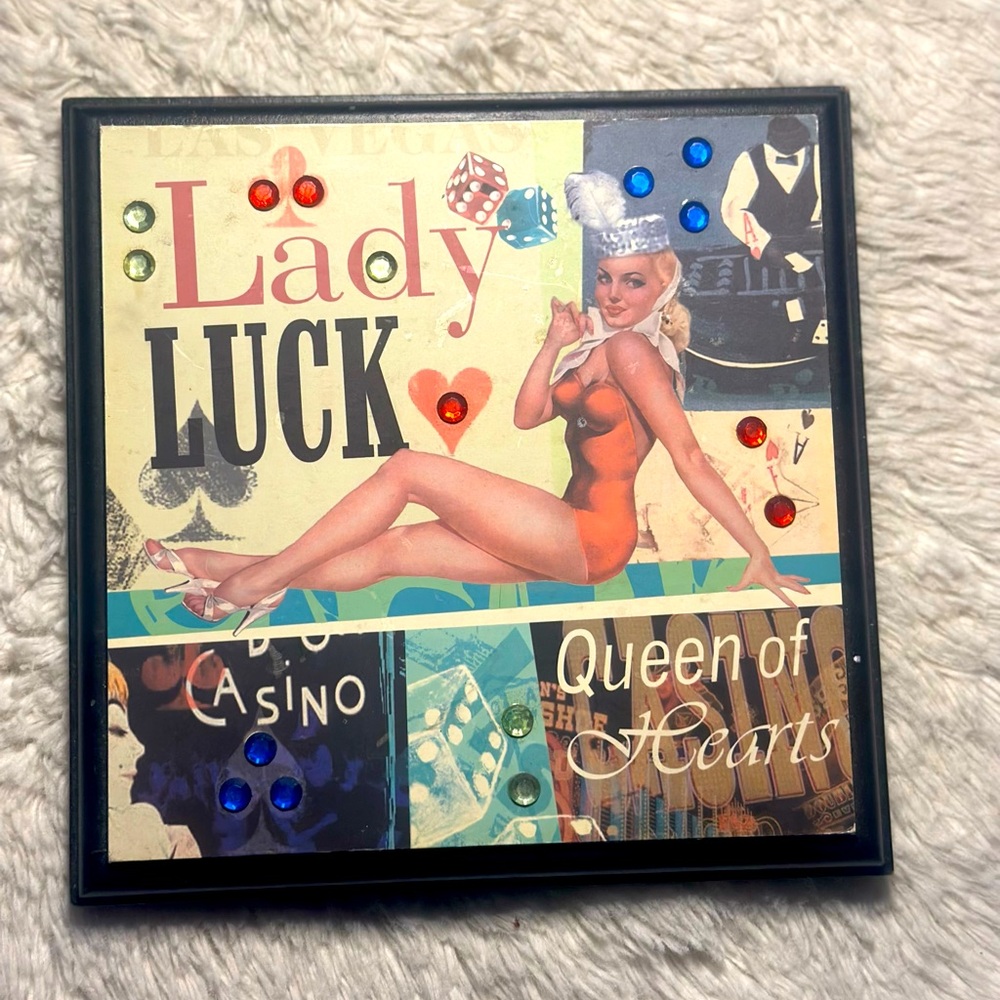 Pin up girl Lady Luck Vintage art ❤️